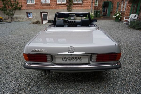 Mercedes-Benz 280 SL 1983 107170