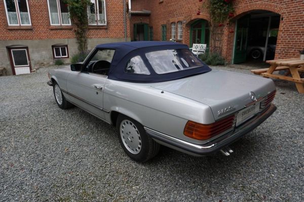 Mercedes-Benz 280 SL 1983 107175