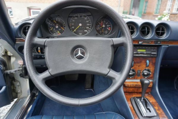 Mercedes-Benz 280 SL 1983 107179