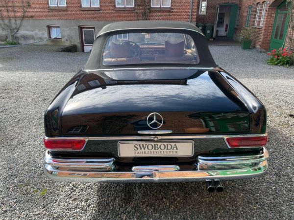 Mercedes-Benz 280 SE 1968 107205