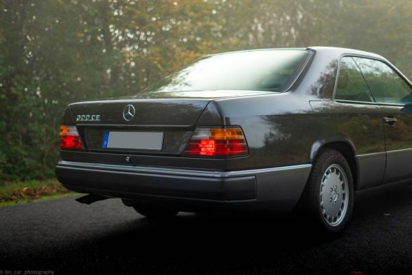 Mercedes-Benz 300 CE 1990 57782