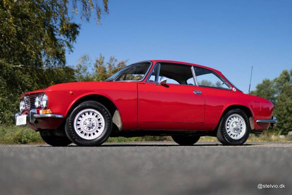 Alfa Romeo 2000 GT Veloce 1973 49606