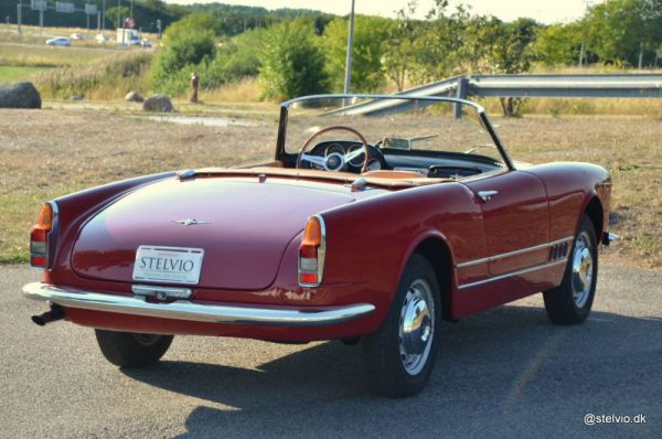 Alfa Romeo 2000 Spider 1960 94693