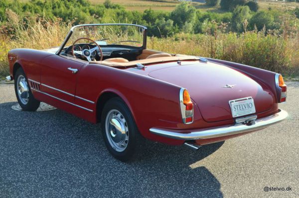 Alfa Romeo 2000 Spider 1960 94694