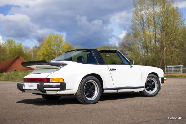 Porsche 911 Carrera 3.2 1984 94819