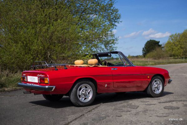 Alfa Romeo Spider Veloce 2000 1980 104033