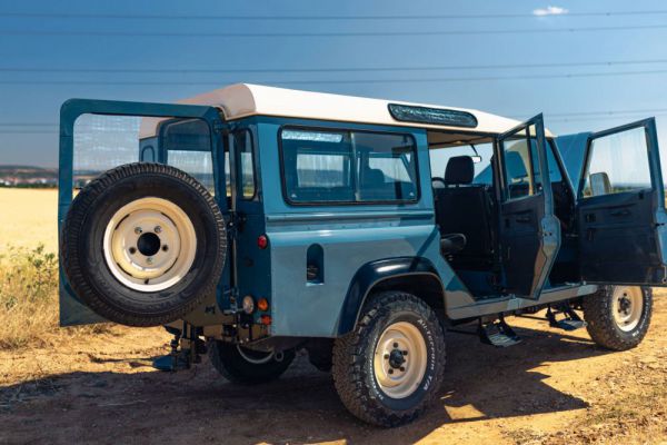 Land Rover Defender 110 1995 48109