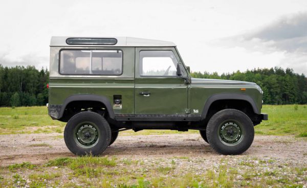 Land Rover Defender 90 1991 48121