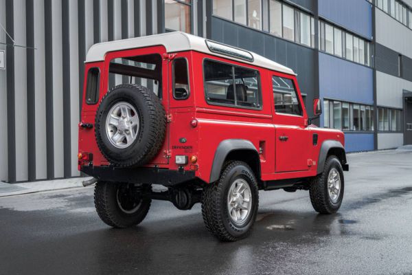 Land Rover Defender 90 1996 48138