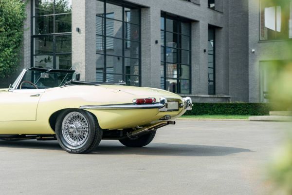 Jaguar E-Type 4.2 1966 42674