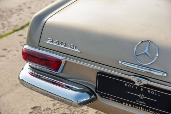 Mercedes-Benz 250 SL 1967 42397