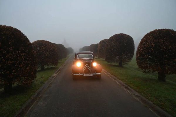 Citroën Traction Avant 11 BL 1954 42102