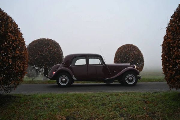 Citroën Traction Avant 11 BL 1954 42103