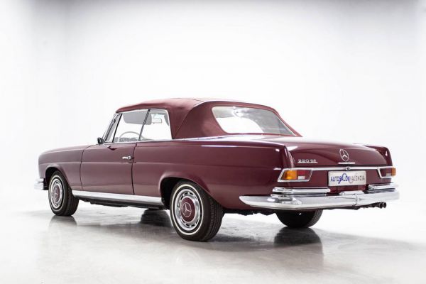 Mercedes-Benz 220 SE b 1965 41511