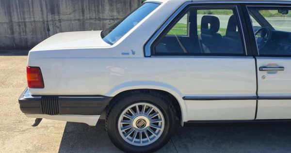 Volvo 780 Bertone 1986 41026