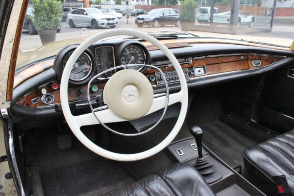 Mercedes-Benz 280 SE 1970 40157