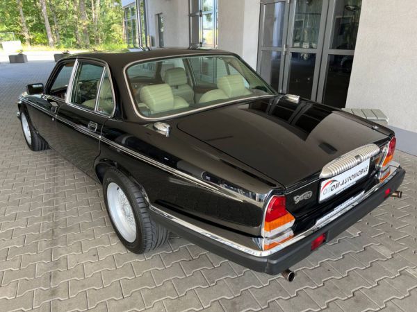 Daimler Double Six 1991 100457