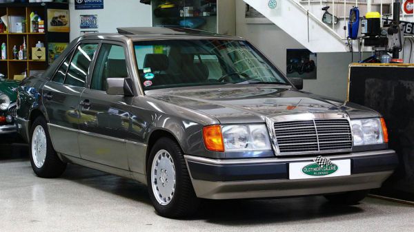 Mercedes-Benz 300 E 1988