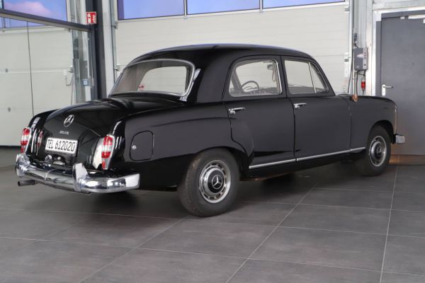 Mercedes-Benz 180 Db 1961 69562