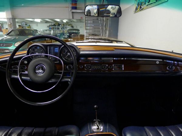 Mercedes-Benz 280 SE 1969 35715