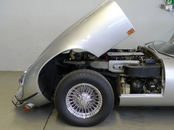 Jaguar E-Type V12 (2+2) 1973 71002