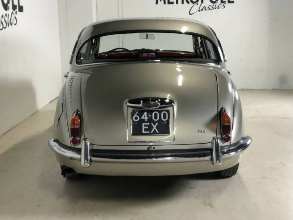 Jaguar 240 1967 34567