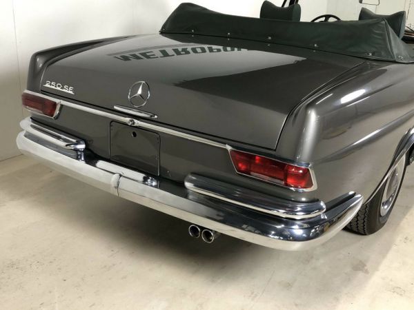 Mercedes-Benz 250 SE 1967 102990