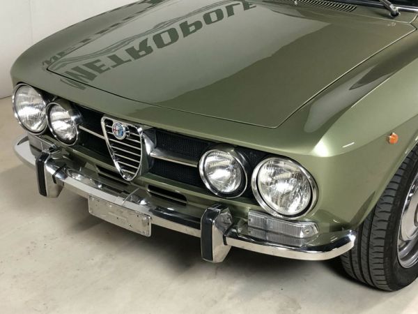 Alfa Romeo Giulia GT 1300 Junior 1971 103032