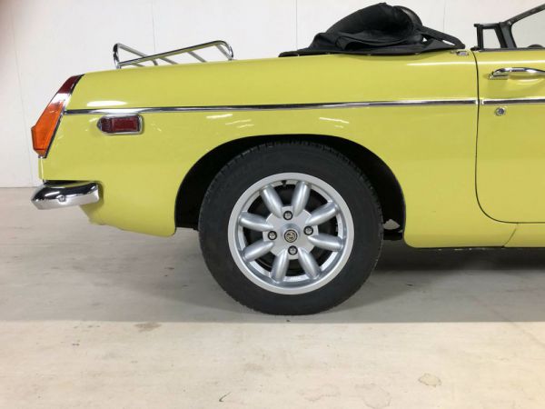 MG MGB 1975 103055