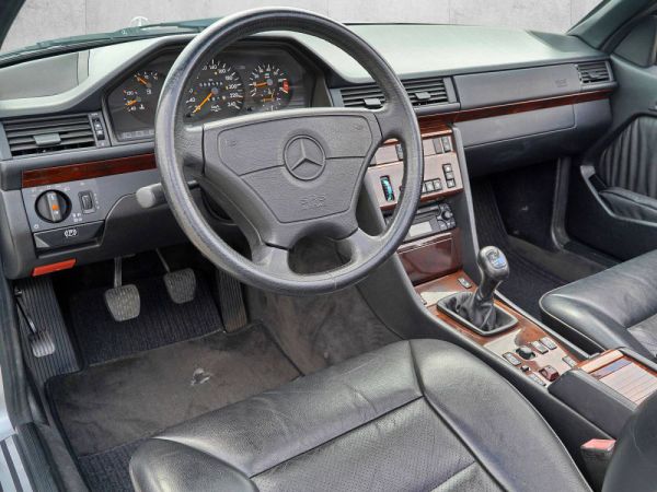 Mercedes-Benz E 220 1996 40622