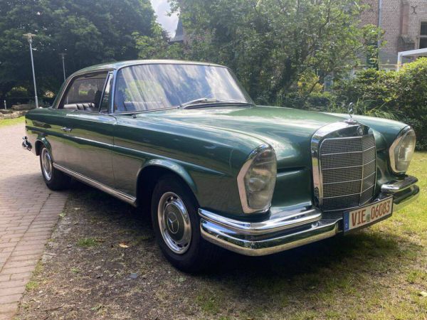 Mercedes-Benz 220 SE b 1965