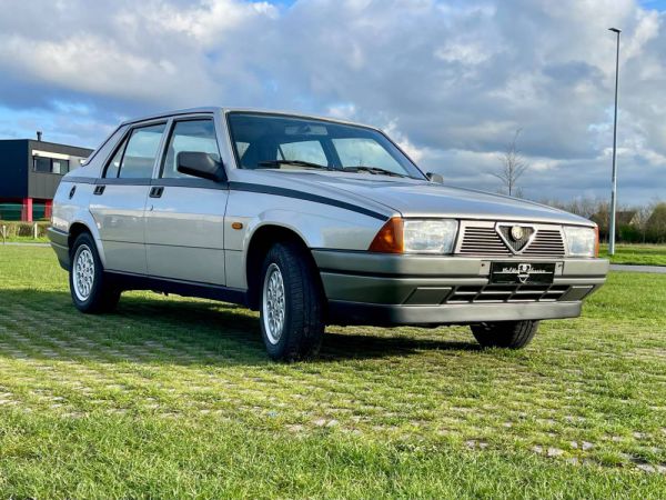 Alfa Romeo 75 1.6 1988 59283