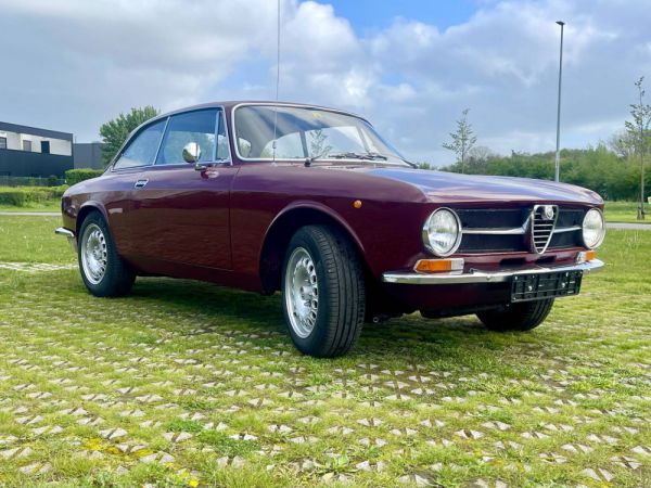 Alfa Romeo Giulia 1600 GT Junior 1974 59579