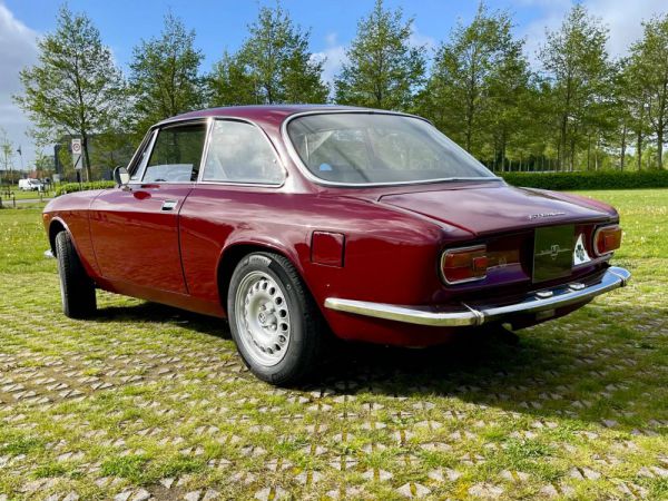 Alfa Romeo Giulia 1600 GT Junior 1974 59580