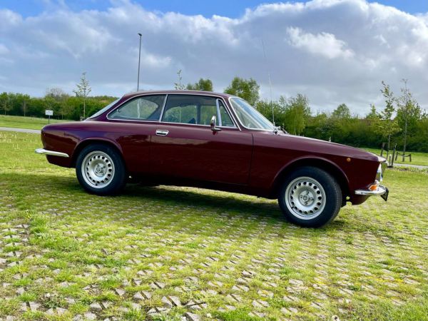 Alfa Romeo Giulia 1600 GT Junior 1974 59581