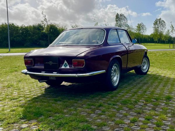 Alfa Romeo Giulia 1600 GT Junior 1974 59583