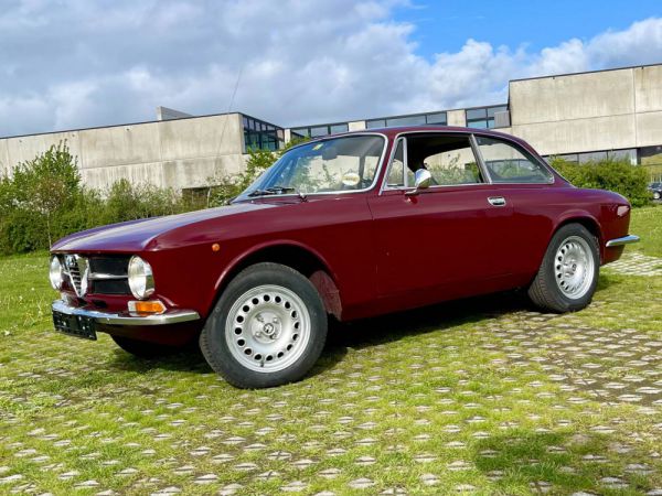 Alfa Romeo Giulia 1600 GT Junior 1974 59588