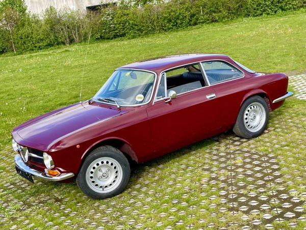 Alfa Romeo Giulia 1600 GT Junior 1974 59589