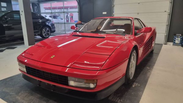 Ferrari Testarossa 1990 29124