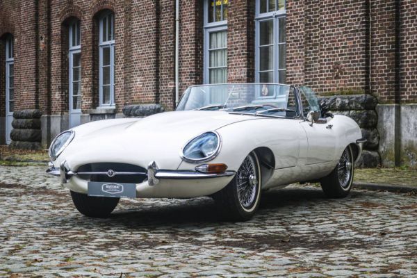 Jaguar E-Type 4.2 1966 26200