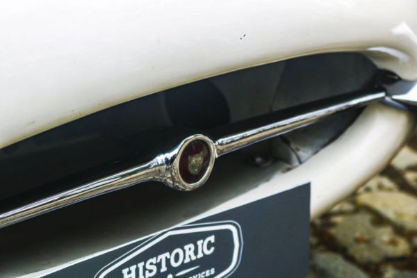 Jaguar E-Type 4.2 1966 26213