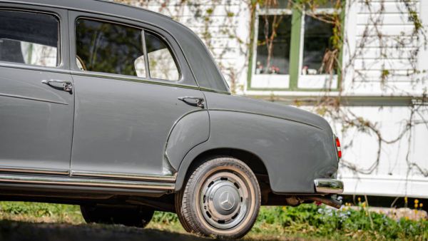 Mercedes-Benz 220 S 1956 25399