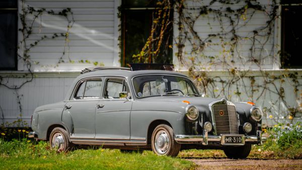 Mercedes-Benz 220 S 1956 25401