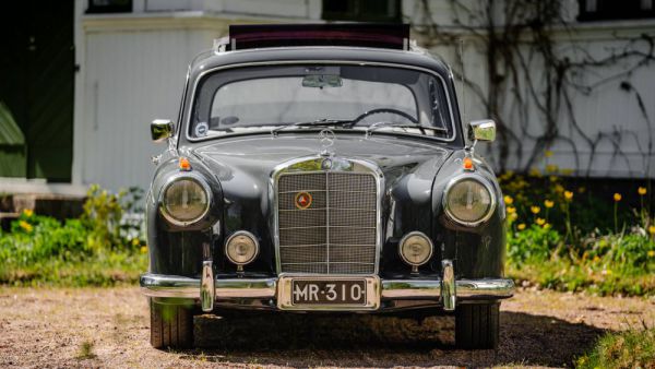 Mercedes-Benz 220 S 1956 25404