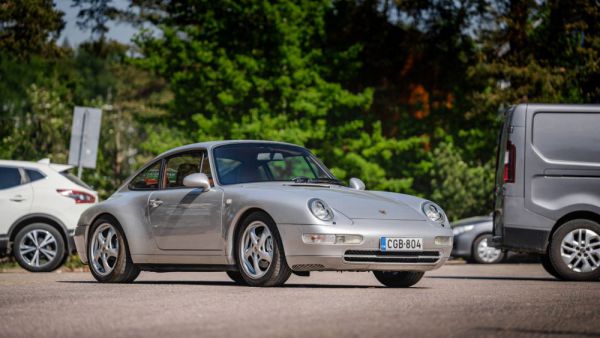 Porsche 911 Carrera 4 1997