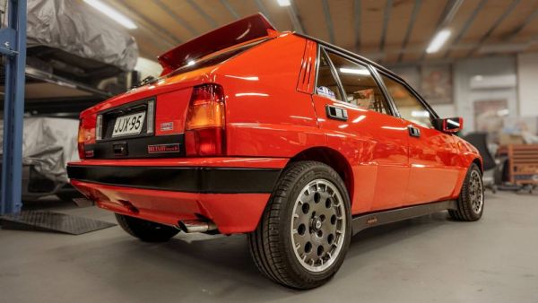 Lancia Delta HF Integrale 16V 1990 109716