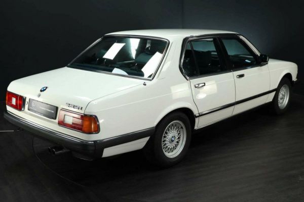 BMW 735i 1985