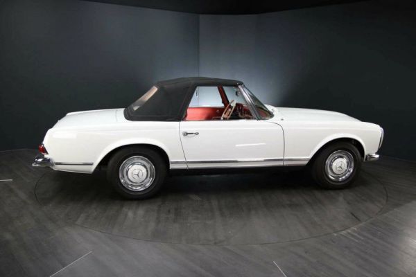 Mercedes-Benz 230 SL 1965 24159