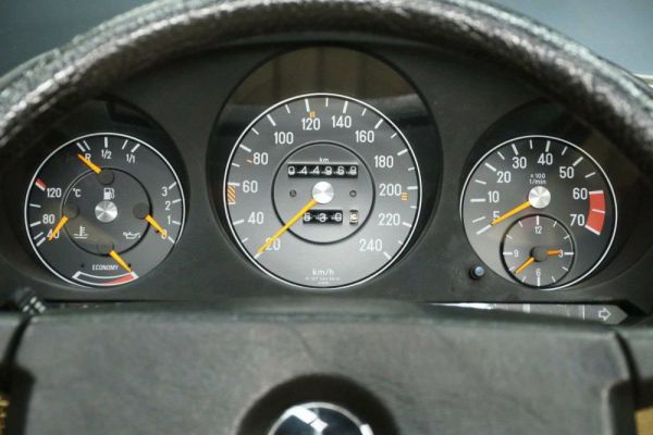 Mercedes-Benz 380 SL 1983 24328