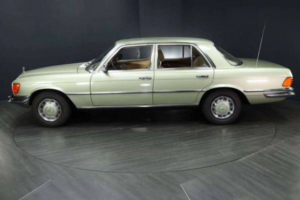 Mercedes-Benz 280 SE 1978 24512